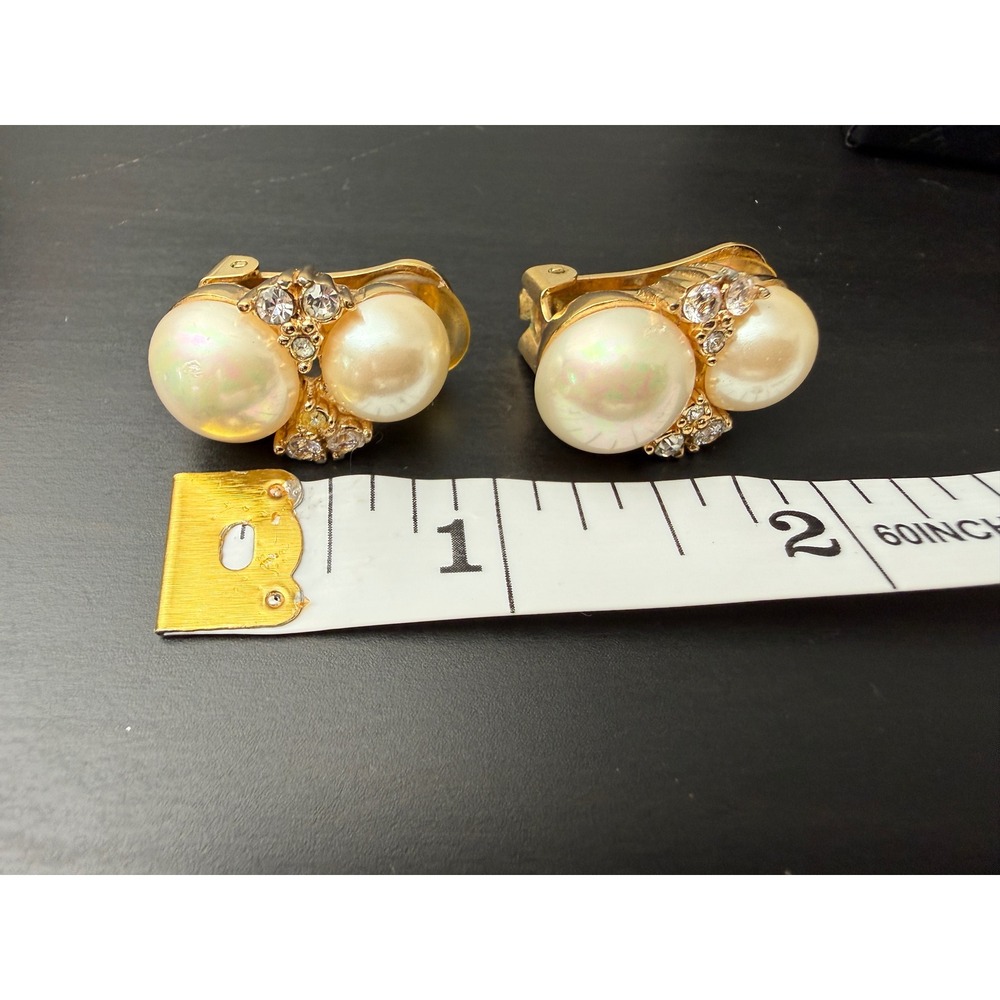 Dior Vintage Gold Tone Faux Pearl Rhinestone Clip On Earrings costume  jewelry - Picture 5 of 8